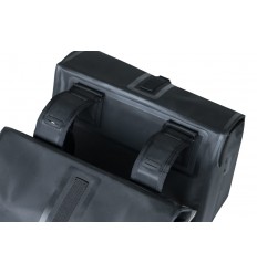 Alforjas Basil Urban Dry Impermeable Negro Mate 50 L(36X17X42)Cierre Velcro