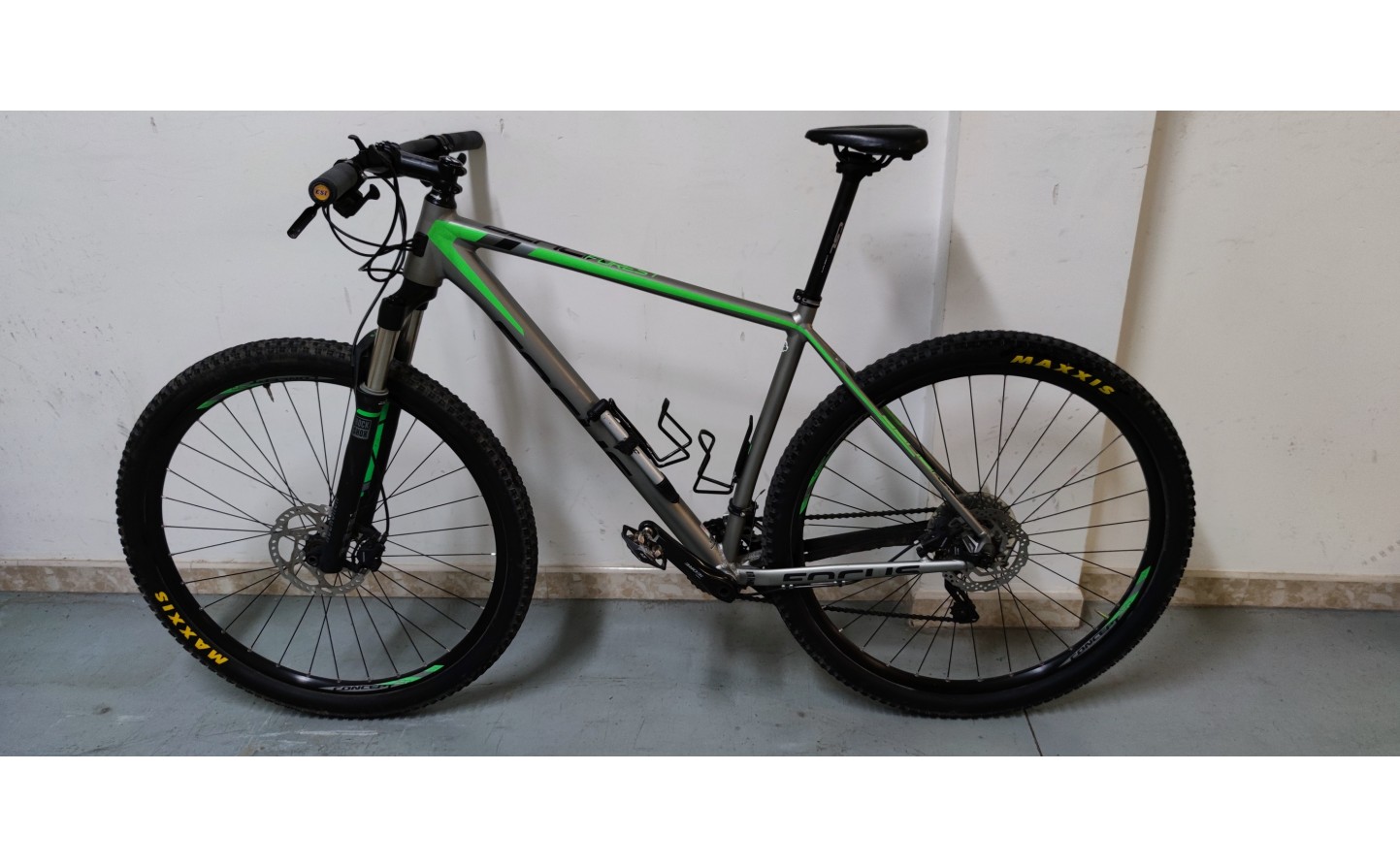 Bicicleta focus black forest 29 sales